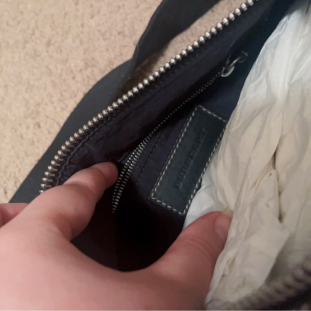 Burberry Barrel Bag - Picture 3 of 7